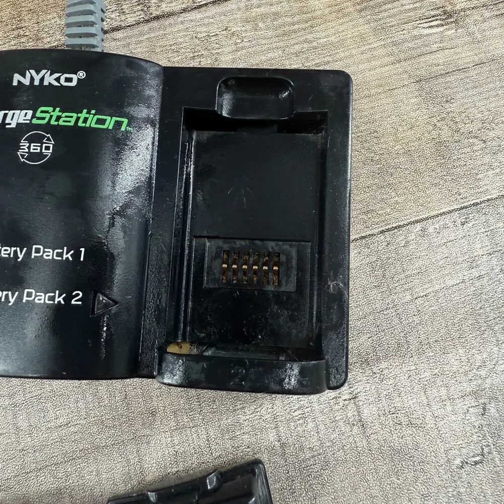 Nyko Charge Station Xbox 360 For Wireless Controllers Two Packs As Is
